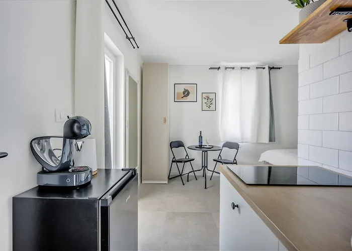 Yucca, 2-min To The And 5 To Daire Trogir