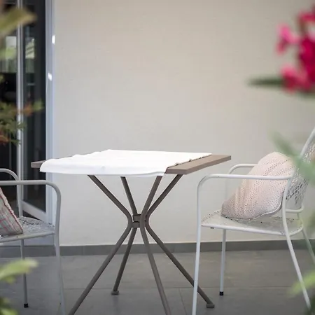 Yucca, 2-min To The And 5 To Apartment